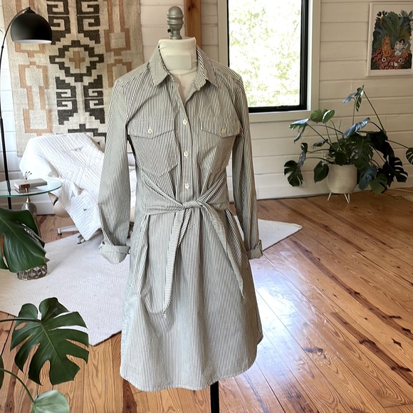 Madewell Dresses & Skirts - Madewell Shirt Dress in Navy Stripe